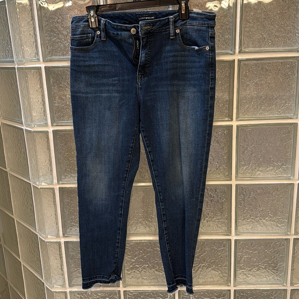 Lucky Brand Jeans Womens Sz 12/31 distressed hem